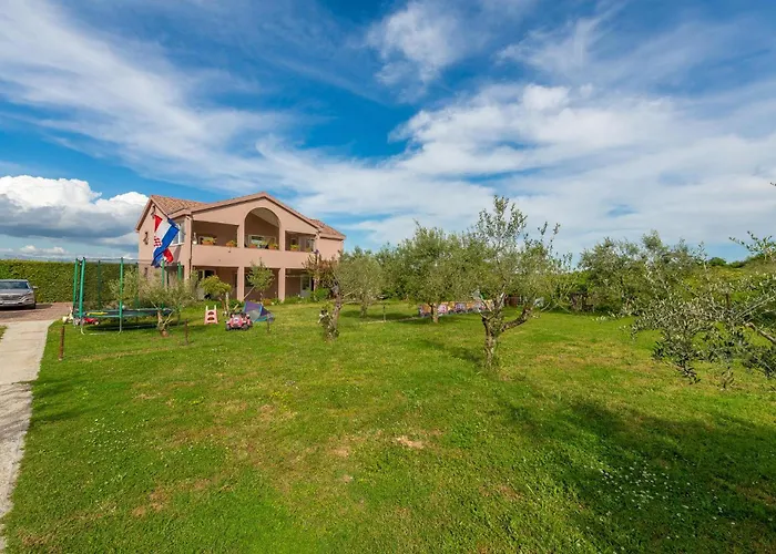 Amazing In Holiday home Zadar